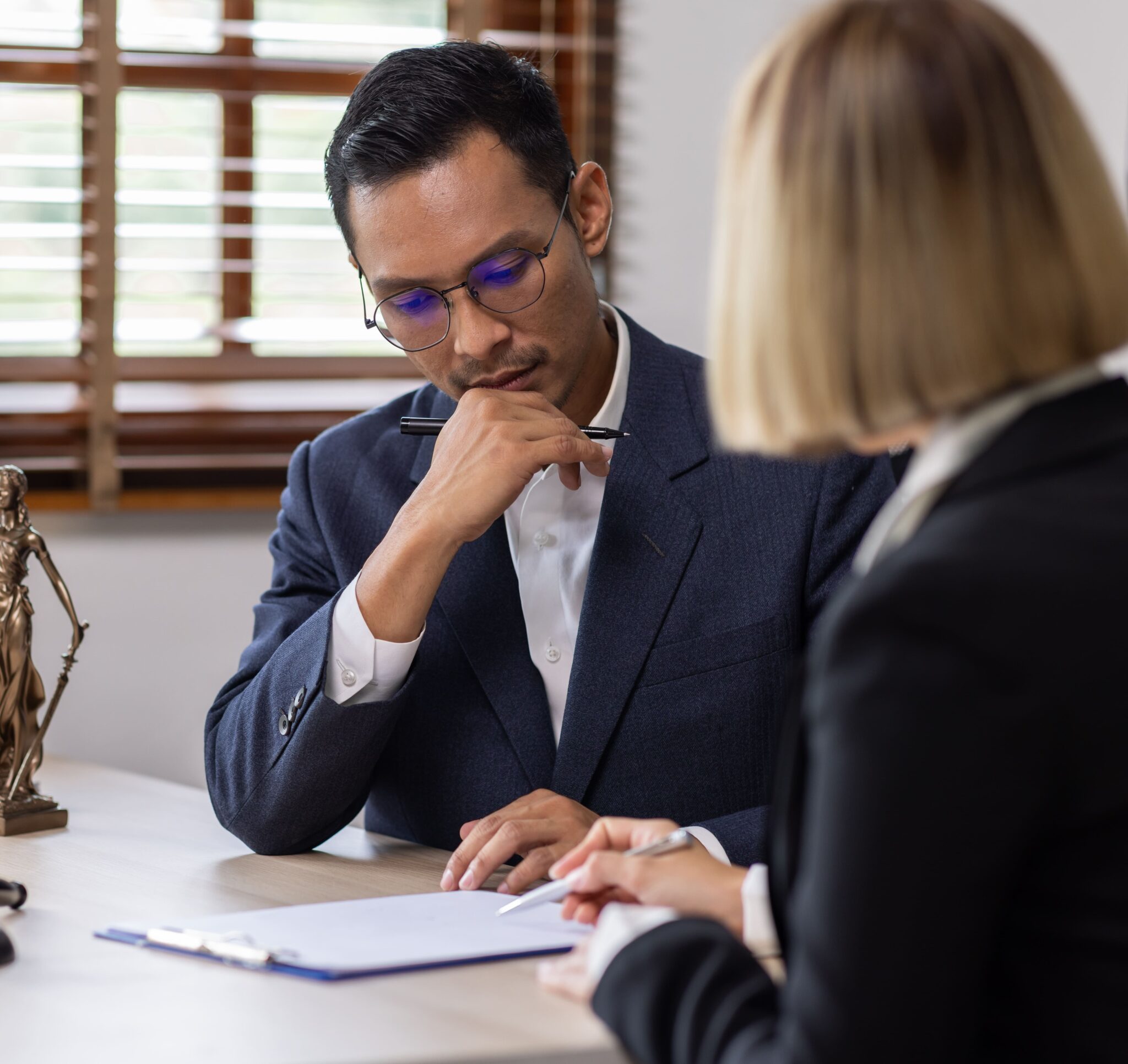 What Happens During an Initial Consultation with a California Divorce Lawyer